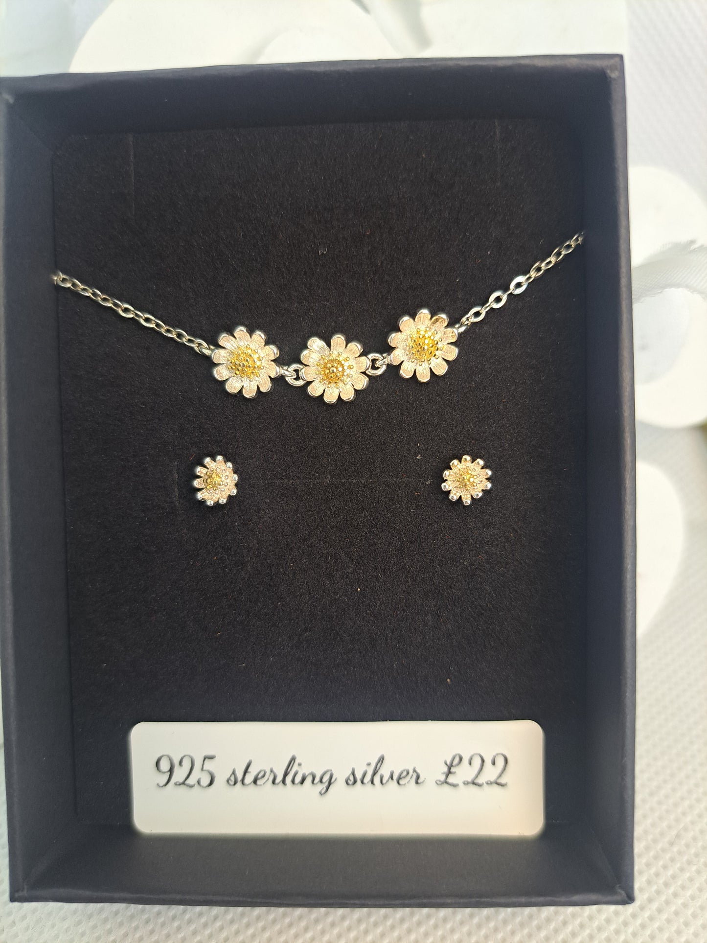 Daisy bracelet and earrings set