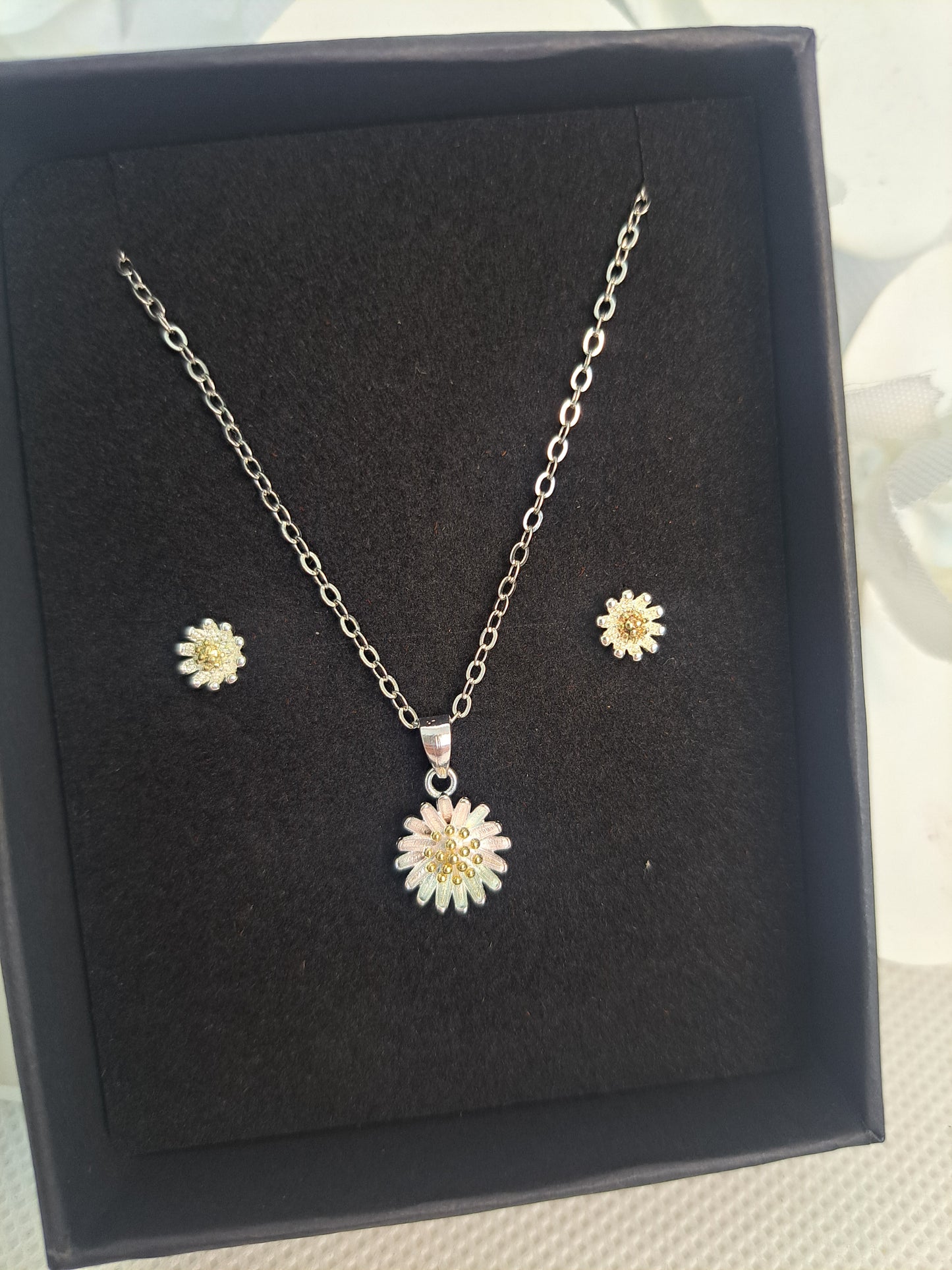 Sterling silver Daisy necklace and earring set
