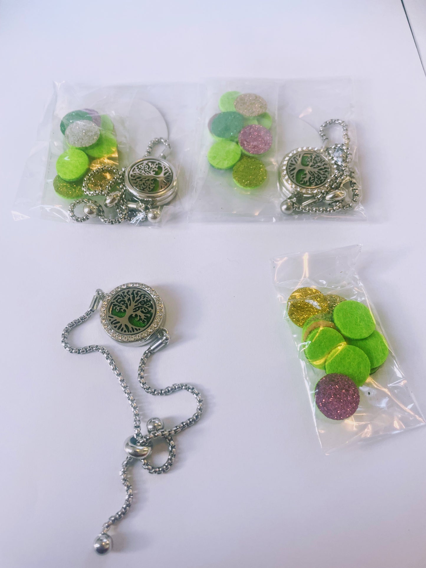 Essential oil diffuser/aromatherapy bracelet