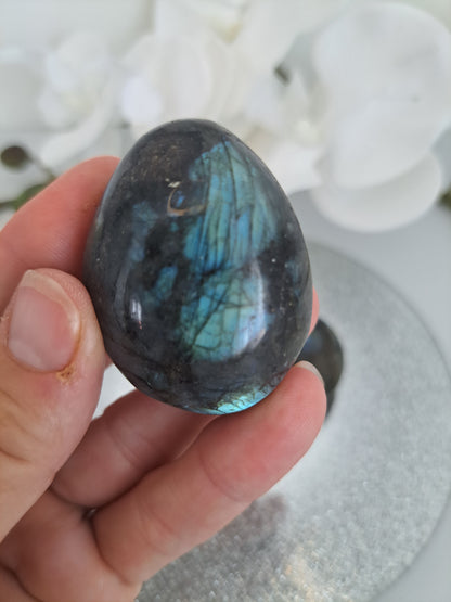 Labrodorite polished stones