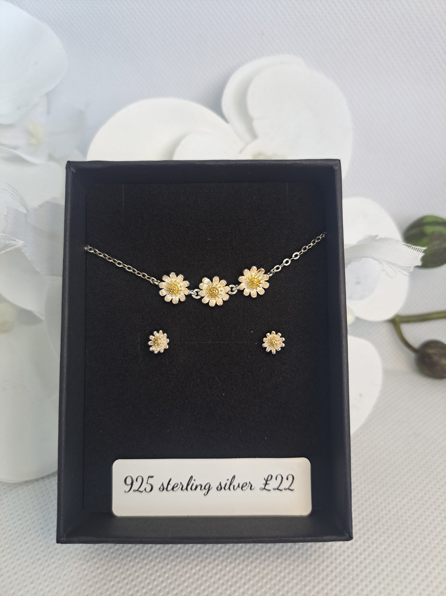 Daisy bracelet and earrings set