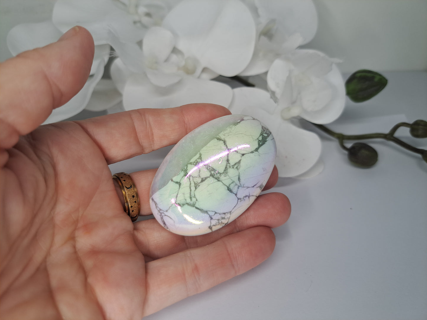 Rainbow Aura White Howlite Palm Stone